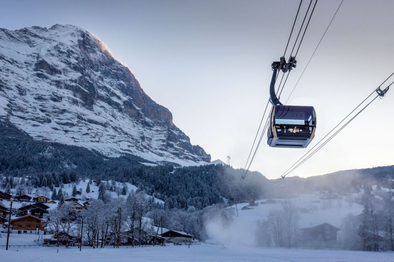 Eiger-Express-VIP-Gondel-Eiger-Winter